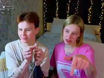 Chaturbate Live Sex Cam of lovelygirllss