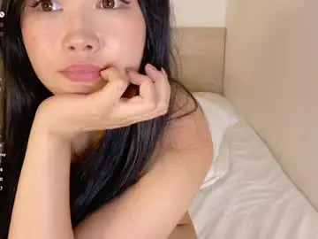 Chaturbate Live Sex Cam of pinkyblooom
