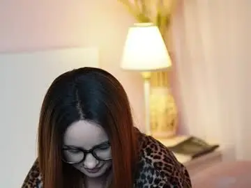 Chaturbate Best live sex cam show of adelineroze