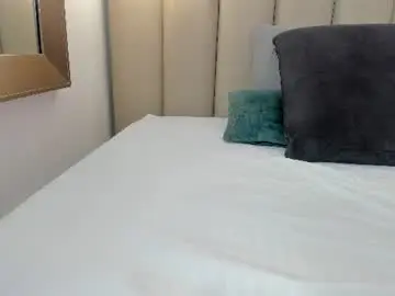 Chaturbate Live Sex Cam of yennifer_01