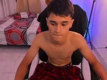 Chaturbate Live Porn of aron_boyy