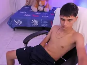 Chaturbate Adult Webcam of aron_boyy