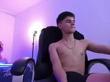 Chaturbate Best live sex cam show of aron_boyy