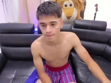 Chaturbate Nude Webcam of aron_boyy
