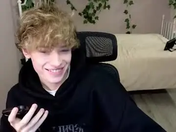 Chaturbate Adult Video Chat of curly_twinkboy