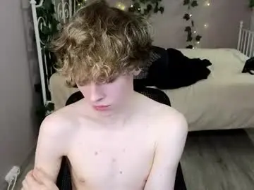 Chaturbate Private Sex Chat of curly_twinkboy