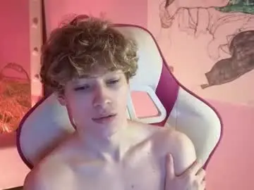 Chaturbate Adult Video Chat of curly_twinkboy