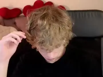 Chaturbate Adult Webcam of curly_twinkboy