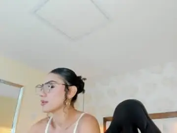 Chaturbate Live Sex Cam of irisclark1