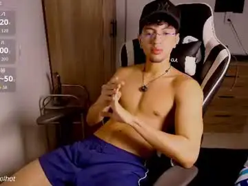 Chaturbate Sex Cam of mike_pineapple