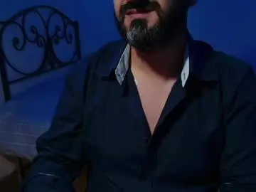 Chaturbate Free Porn Cam of under_thedesk