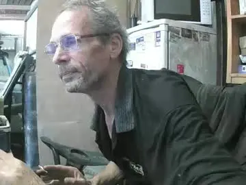 Chaturbate Live Sex Cam of 03oldskoolatgm