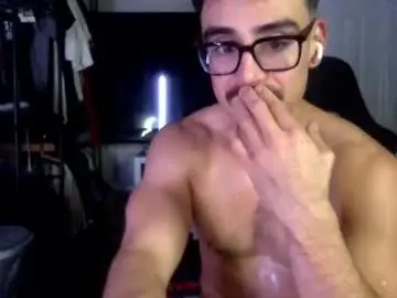 Chaturbate Live Porn of luvrboy77
