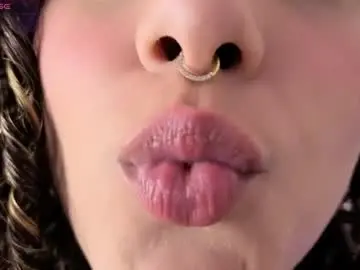 Chaturbate Free Porn Cam of daddysgirrl1_