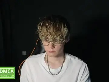 Chaturbate Live Porn of kirill_20_cm