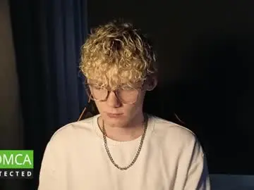 Chaturbate Free Live Porn of kirill_20_cm