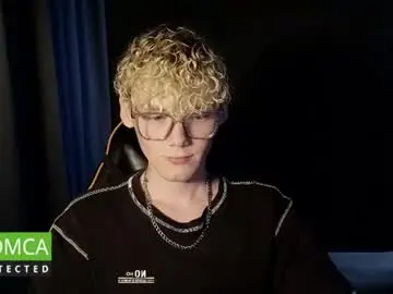 Chaturbate Best live sex cam show of kirill_20_cm