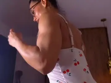 Chaturbate Live Sex Cam of rouse_leon