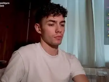 Chaturbate Live Sex Cam of kylecarterr