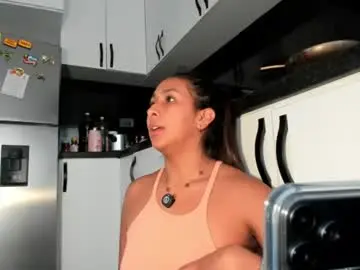 Chaturbate Best live sex cam show of amelyamann