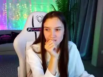 Chaturbate Nude Webcam of emily054