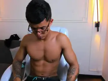 Chaturbate Nude Webcam of paradise_boy_s