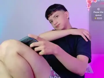 Chaturbate Live Sex Cam of santi_ll