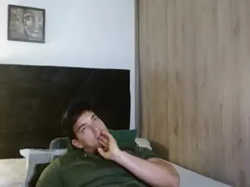 Chaturbate Live Porn of ian_davis