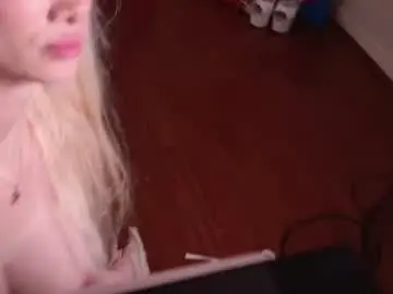 Chaturbate Live Sex Cam of bunnydollstella