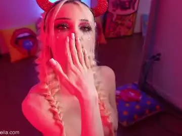 Chaturbate Live Sex Cam of bunnydollstella