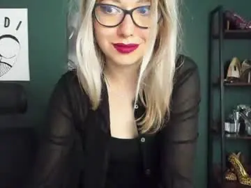 Chaturbate Nude Webcam of heidi_pleasure