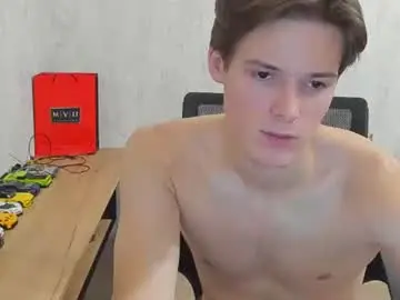 Chaturbate Live Sex Cam of timytwinkboy