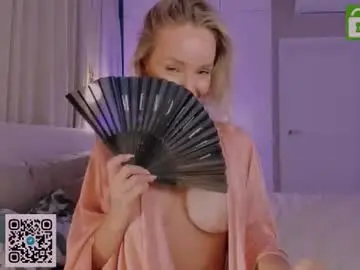 Chaturbate Live Sex Cam of bubbling_crush