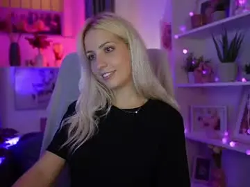 Chaturbate Sex Chat of lucy_cutie_