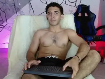 Chaturbate Best live sex cam show of caius_bigcock1