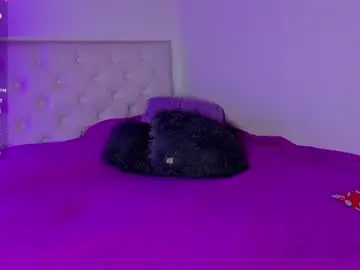 Chaturbate Live Sex Cam of lil_violett_
