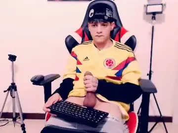 Chaturbate Live Sex Cam of indomitablebeast