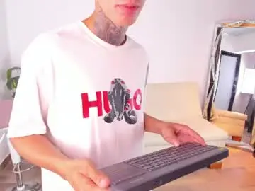 Chaturbate Free Live Porn of darwin_stark
