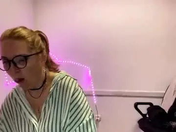 Chaturbate Best live sex cam show of golden_fairy_566