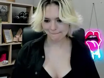 Chaturbate Live Sex Cam of lilysweetxo