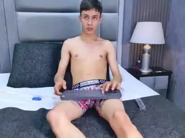 Chaturbate Live Sex Cam of scarletandian