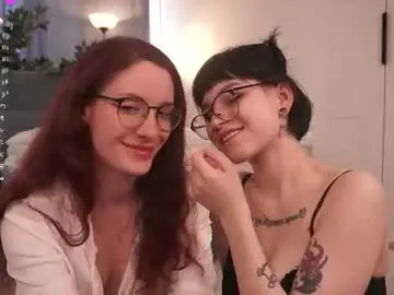 Chaturbate Live Sex Cam of little_poetry