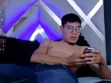 Chaturbate Live Sex Cam of dante_millerr