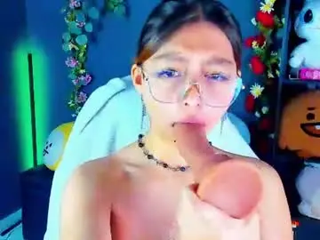 Chaturbate Nude Webcam of kira_exxe