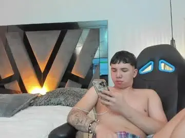 Chaturbate Live Sex of andy_miller5