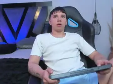 Chaturbate Sex Cam of andy_miller5