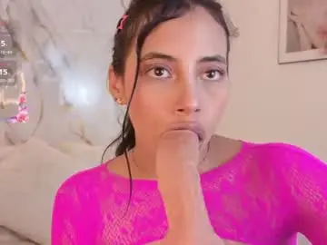 Chaturbate Nude Webcam of miajones_blowjob