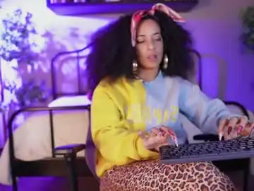 Chaturbate Watch Live Sex Cams of millie_volturi