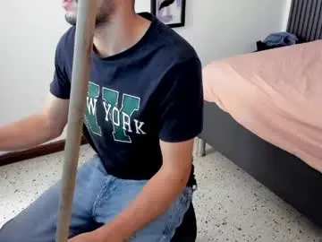 Chaturbate Live Sex Cam of tommy_badboyy