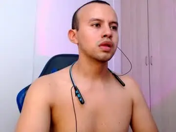 Chaturbate Live Sex Cam of damian_wish